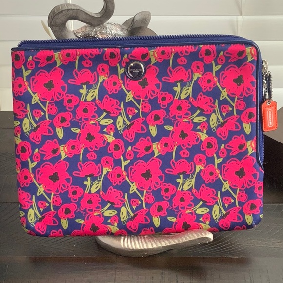 Coach Silk tablet sleeve - Picture 1 of 7